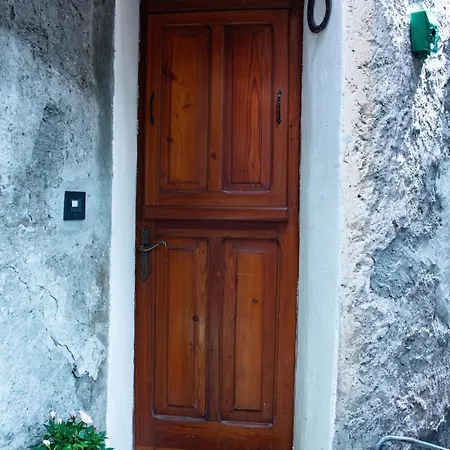La Casa Nel Nebbiolo Apartment *